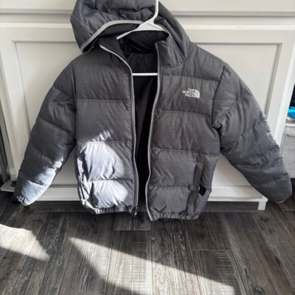 North Face Boys Reversible Black/Gray Winter Coat Size 10 12 Medium - Picture 3 of 3